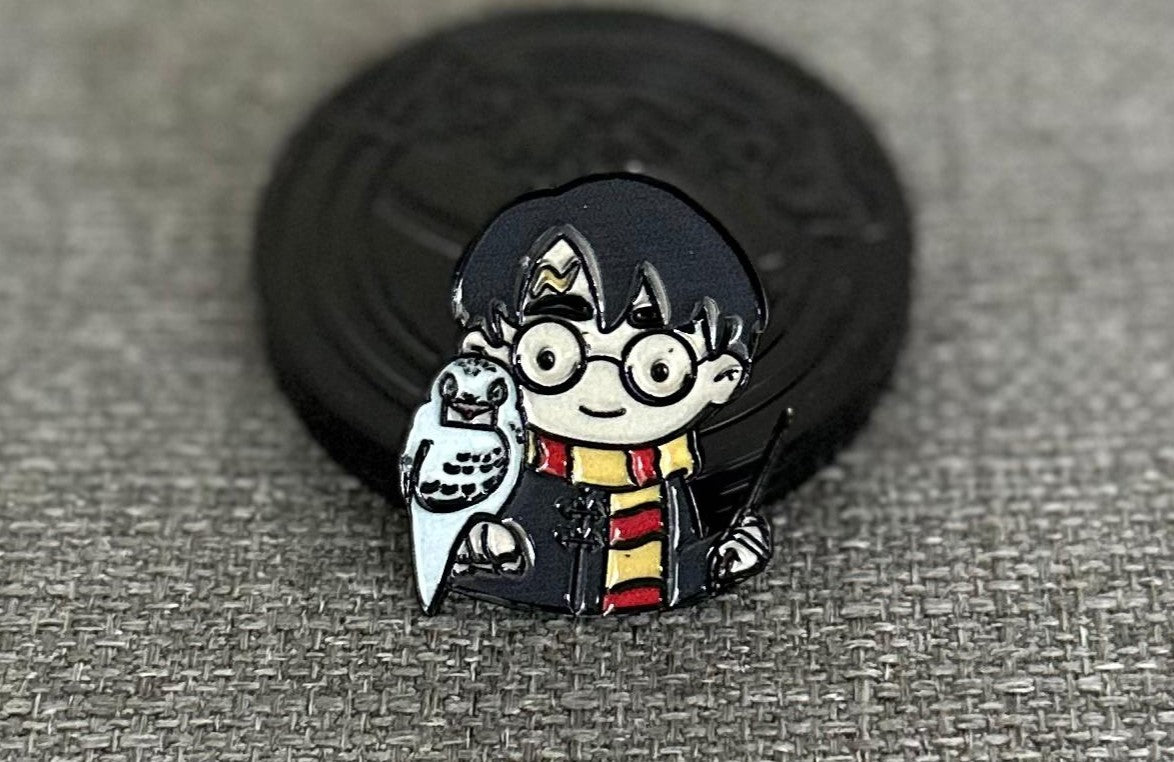 Harry Potter Harry Potter with Hedwig Collectible Pin Asia Exclusive